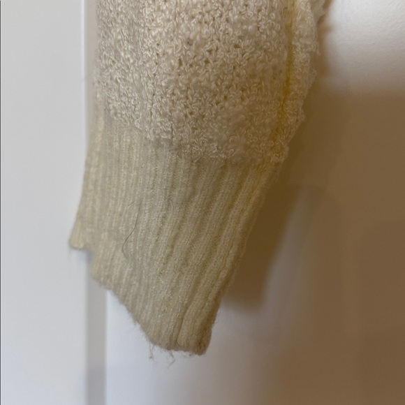 Asbury V-neck Sweater - Picture 9 of 10